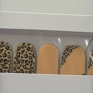 NWT Color Street "TREND SPOTTED" Retired Leopard Print Nail Strips